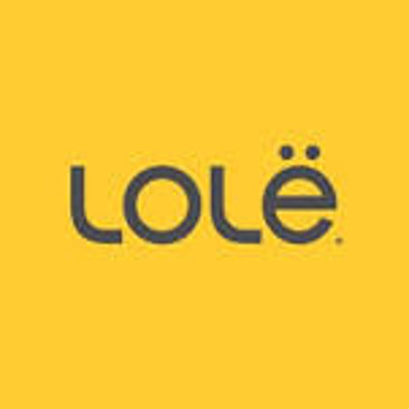 Lolë是总部位于加拿大魁北克蒙特利尔的运动服装设计师和零售商。 该公司由Bernard Mariette于2002年成立，目前在11个国家/地区设有40家商店。 2018年6月，该公司宣布扩大男士运动服装