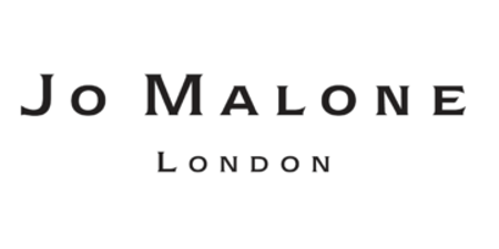 英国知名品牌祖·玛珑JO MALONE LONDON，属于雅诗兰黛集团，其香水以简单而纯粹为诸多明星及平民百姓喜爱。质朴的包装，透露着浓厚的英伦风情，它的特色是个性化、高品质和与众不同的香水