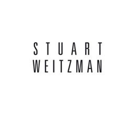 Stuart Weitzman是来自美国的著名鞋履品牌，设计风格摩登简洁，是女星红毯最爱的鞋履品牌之一。其人气产品过膝靴、一字带凉鞋等近年来在华人群体中人气颇高，且热度持高涨。